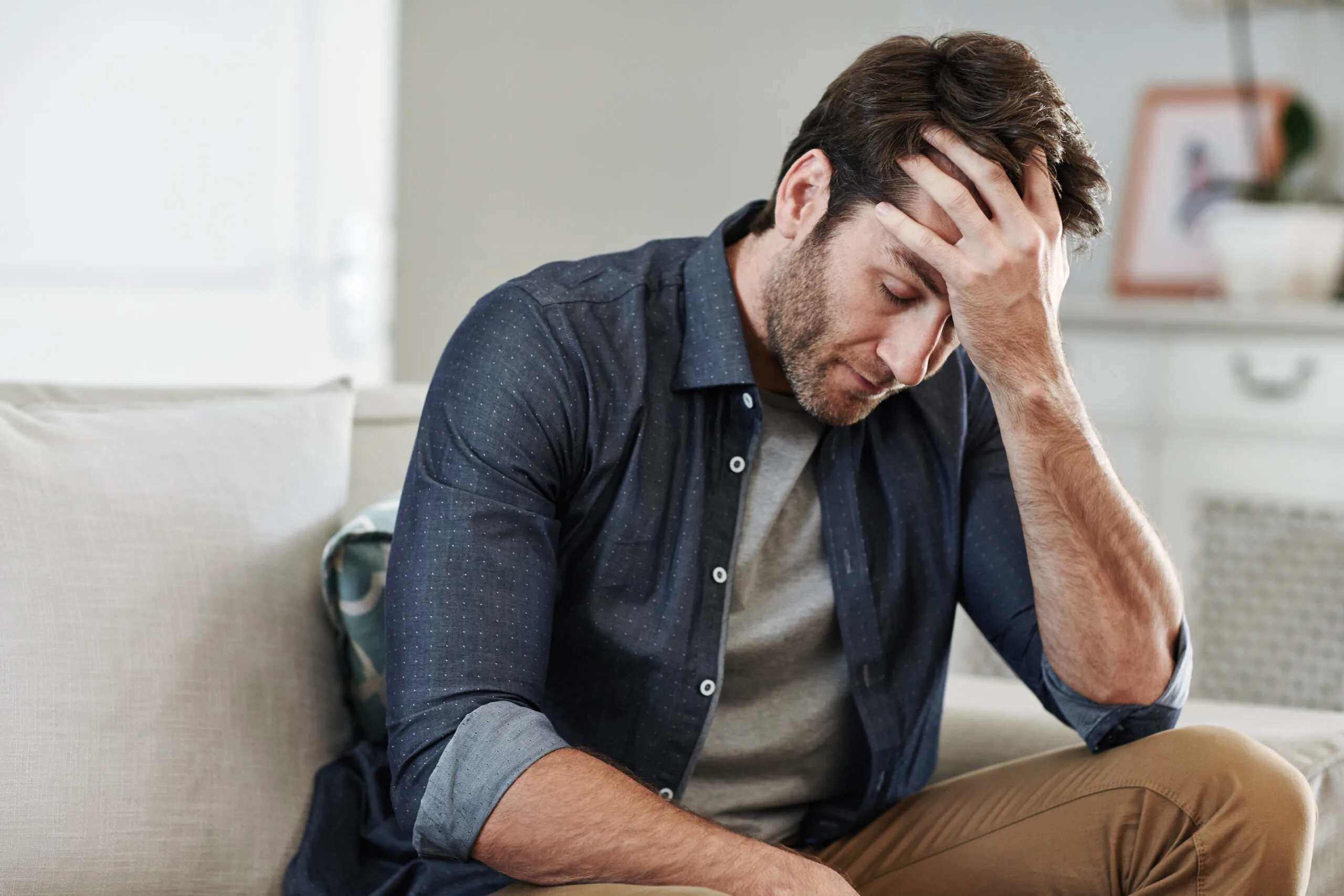 How to Tell the Difference Between Problem Drinking and Alcoholism